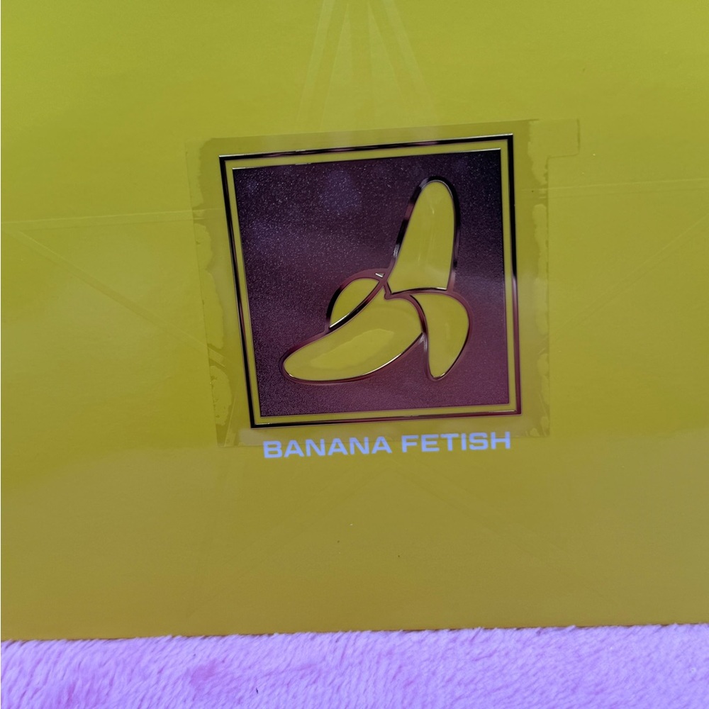 New! Banana Fetish Jeffree Star Eyeshadow Palette BNIB NWT Vaulted - Picture 4 of 10